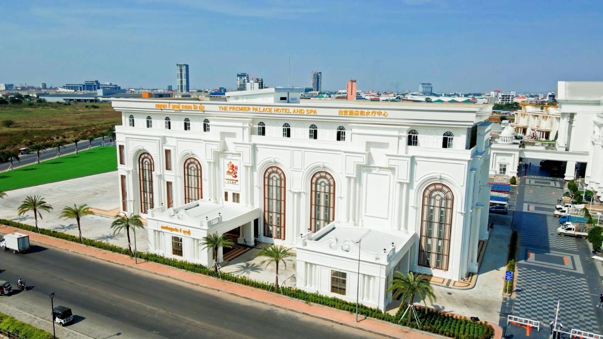 The Premier Palace Hotel And Spa Phnom Pen Exterior foto